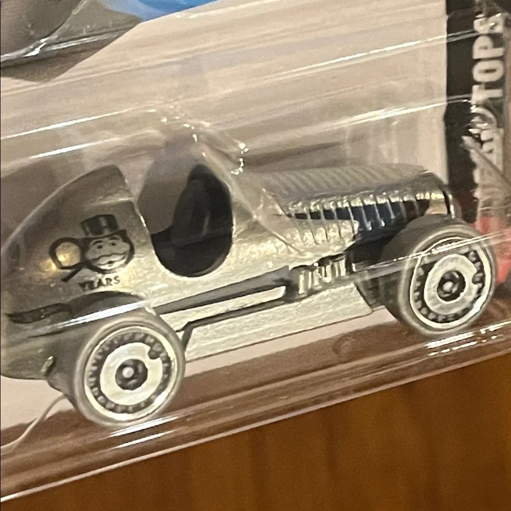 Hot Wheels Monopoly Pass N Go Toy Car new Mattel 1/64